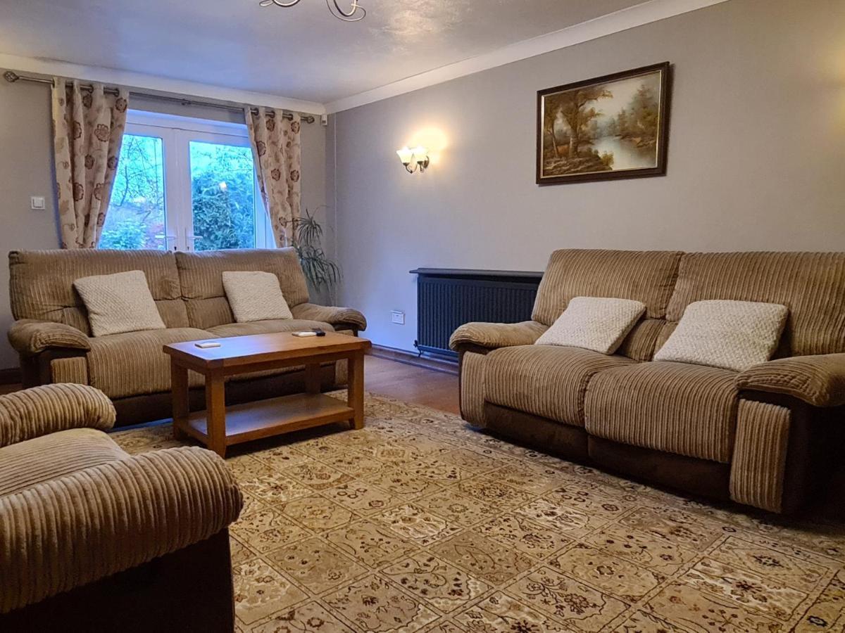 Spacious, 5 Bed House For 9 In Chester Exterior photo